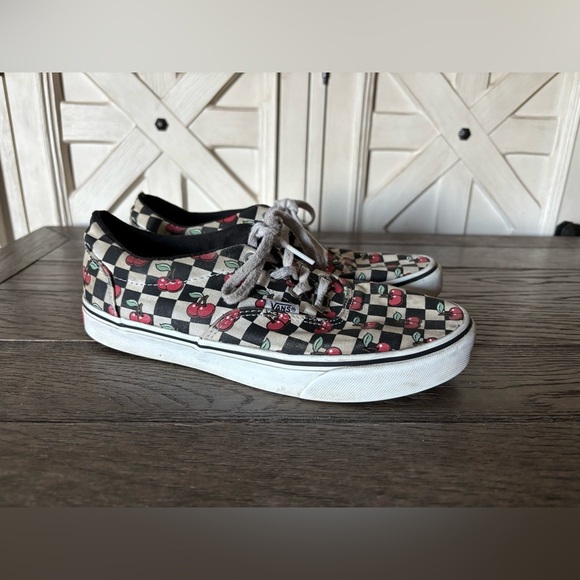 Vans Shoes - Vans Women’s 8 Checkerboard Cherry Doheny Lace Up Low Top Sneakers